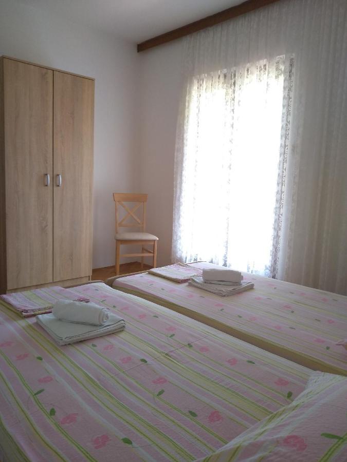 Apartments Vrsalovic Bol Exterior photo