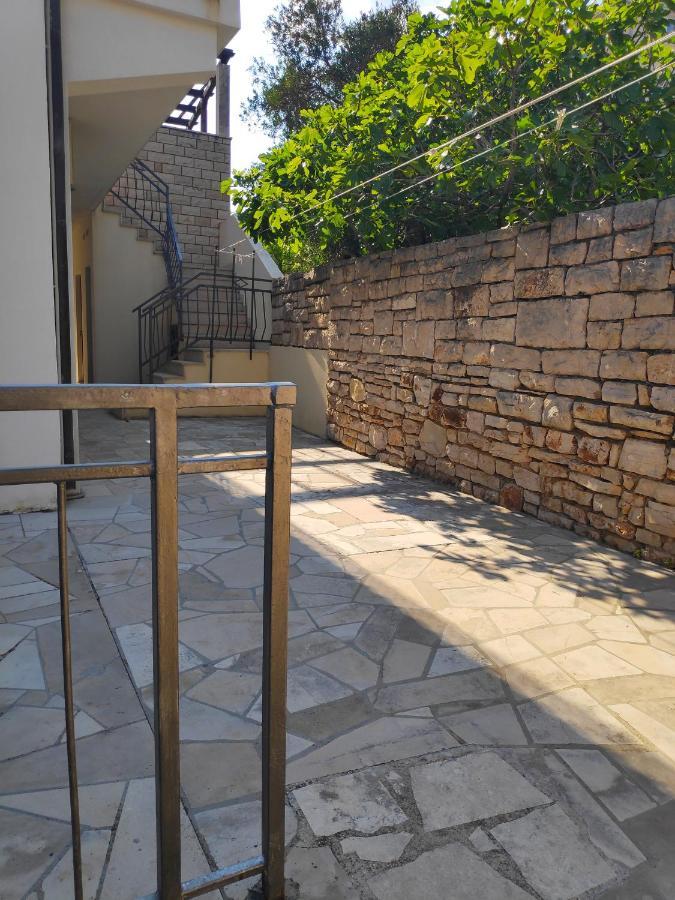 Apartments Vrsalovic Bol Exterior photo