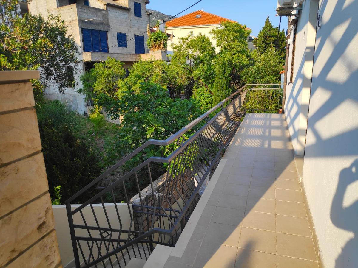 Apartments Vrsalovic Bol Exterior photo