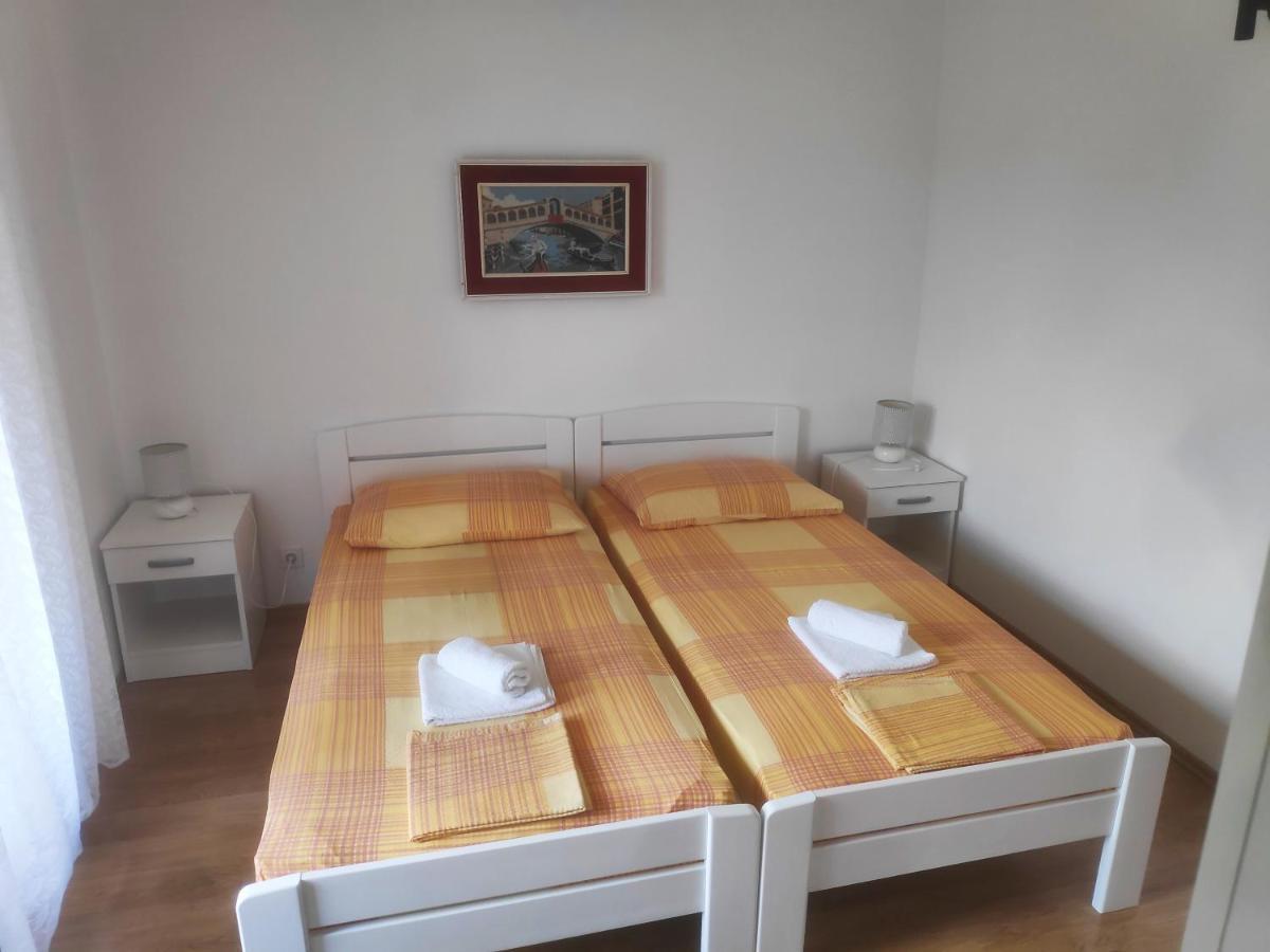 Apartments Vrsalovic Bol Exterior photo